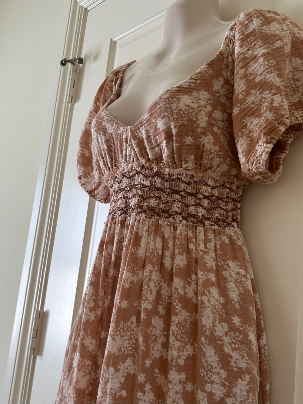 FREE PEOPLE "Ellie" Cream/Tan Floral Boho Puff Sleeve Maxi Dress, Size S, EUC - Picture 9 of 13